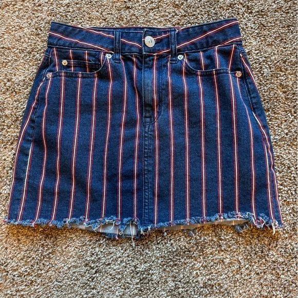 American Eagle Outfitters Dresses & Skirts - American Eagle Womens Red Stripped Stretch Jean Denim Mini Skirt Distressed